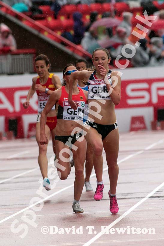Emelia Gorecka (GB) finishing 2nd in the 5000 metres at the European Athletics Team Championships.